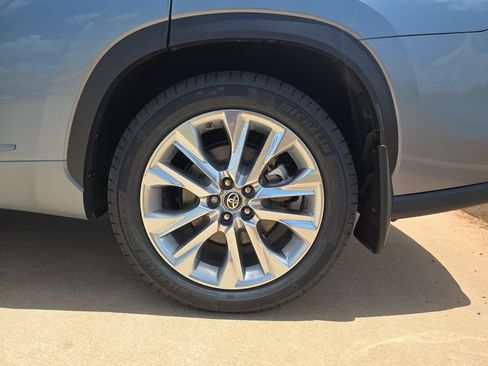 Used 2020 Toyota Highlander Limited w/ Protection Package #3 AWD/4WD image 34