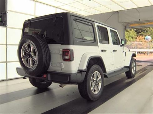 Used 2020 Jeep Wrangler Unlimited Sahara AWD/4WD image 2
