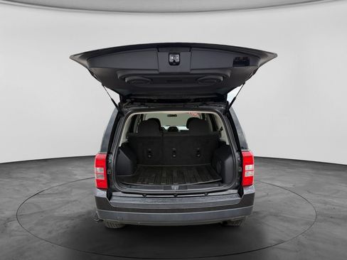 Used 2013 Jeep Patriot Latitude w/ Sun/Sound Group FWD image 40