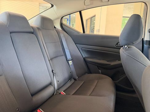 Used 2025 Nissan Altima 2.5 SV FWD image 32