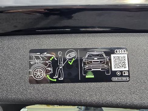 Used 2025 Audi Q5 Premium w/ Convenience Package image 15