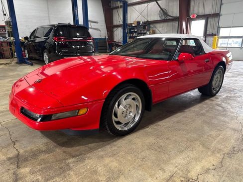 Used 1995 Chevrolet Corvette Convertible RWD image 4