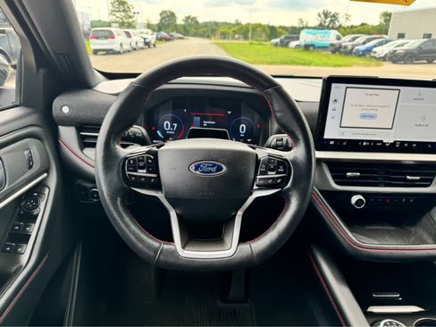 Used 2025 Ford Explorer ST-Line w/ ST-Line Street Pack AWD/4WD image 19