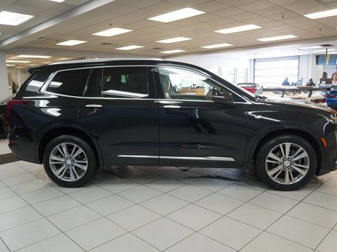 Used 2023 Cadillac XT6 Premium Luxury image 14