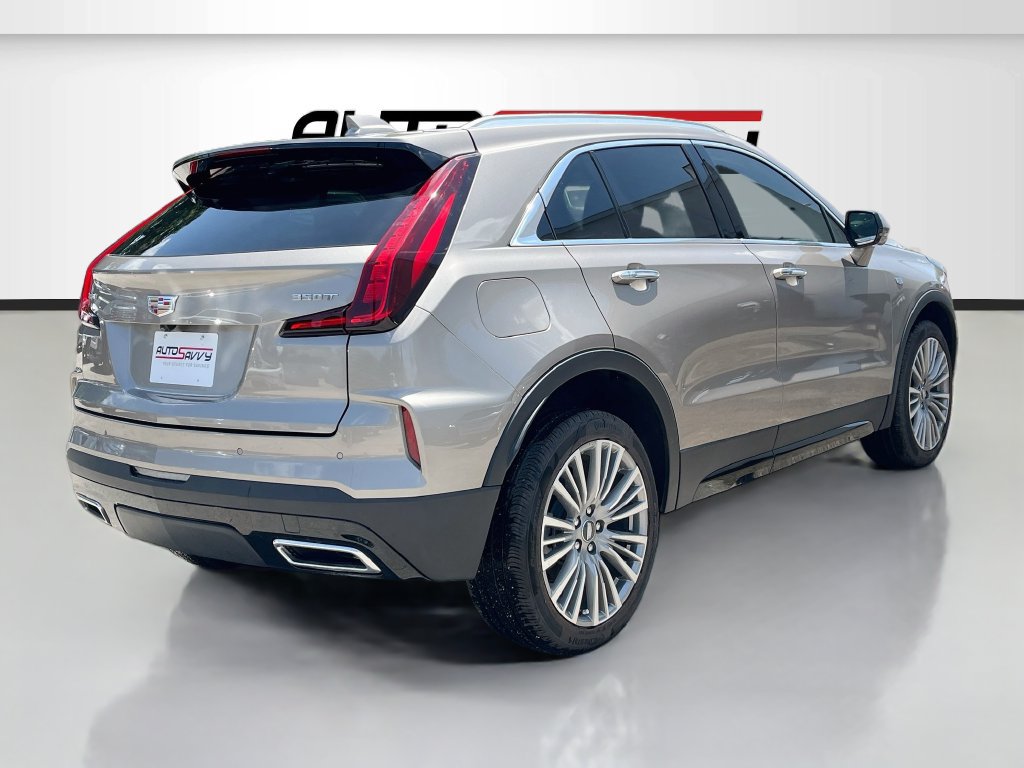 Used 2025 Cadillac XT4 Premium Luxury FWD image 7