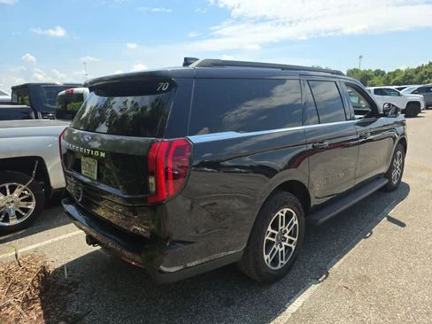 Used 2025 Ford Expedition Max Active AWD/4WD image 3