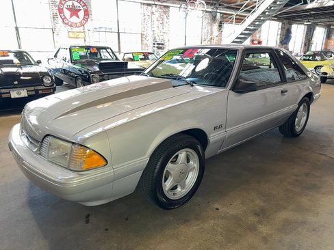Used 1992 Ford Mustang LX image 7