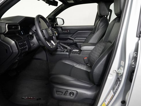 Used 2025 Toyota 4Runner TRD Off-Road image 15