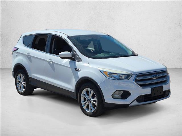 Used 2017 Ford Escape SE FWD image 3