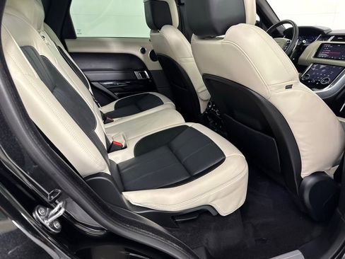 Used 2019 Land Rover Range Rover Sport HST image 33