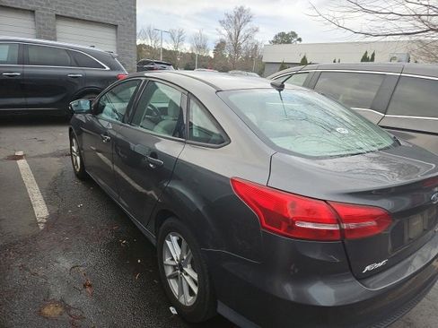 Used 2015 Ford Focus SE image 10