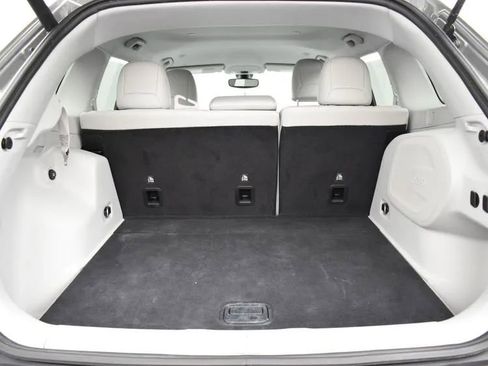 Used 2020 Jeep Cherokee Limited image 16