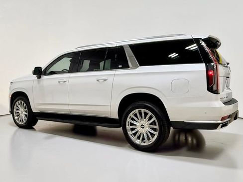 Used 2022 Cadillac Escalade ESV Premium Luxury AWD/4WD image 17