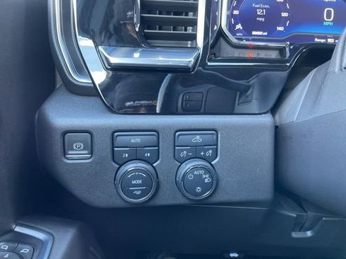 Used 2022 Chevrolet Silverado 1500 LT image 20