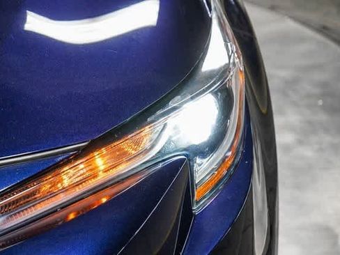 Certified 2022 Toyota Corolla LE image 9