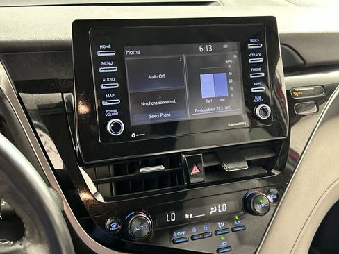 Used 2022 Toyota Camry SE image 16