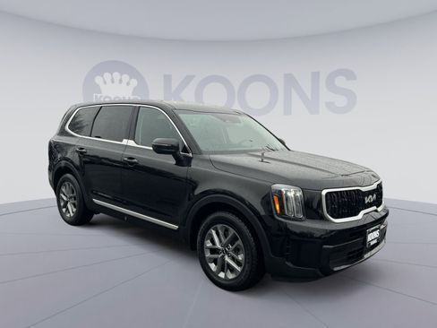 Used 2023 Kia Telluride LX image 10