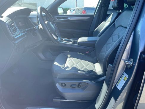 Used 2025 Volkswagen Atlas Cross Sport SE image 29