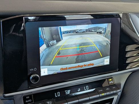 Used 2025 Toyota Camry SE FWD image 11