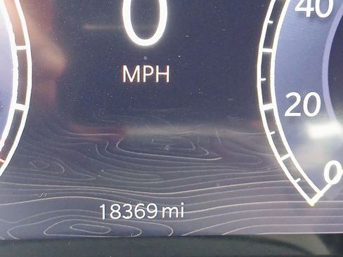 Used 2023 Jeep Grand Cherokee Altitude AWD/4WD image 13