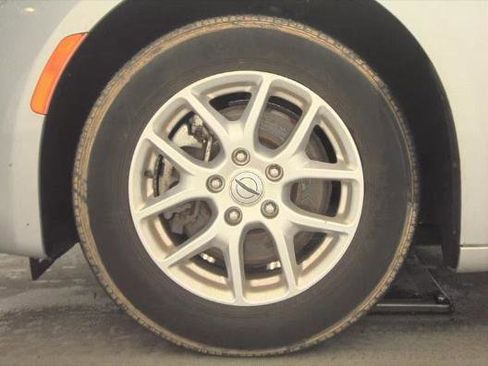 Used 2023 Chrysler Voyager LX FWD image 23