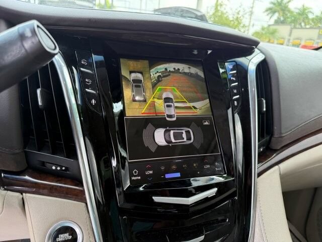 Used 2015 Cadillac Escalade Luxury RWD image 17