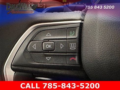 Used 2024 Jeep Grand Cherokee L Laredo image 10