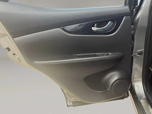 Used 2019 Nissan Rogue Sport SV FWD image 25
