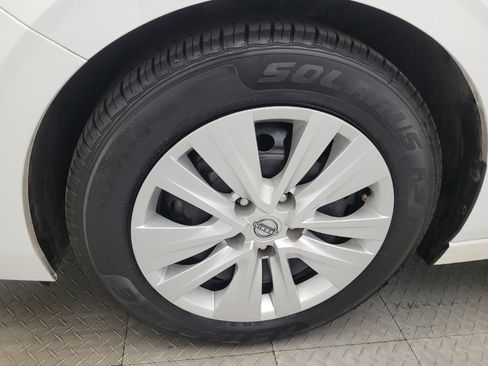 Used 2024 Nissan Sentra S FWD image 31