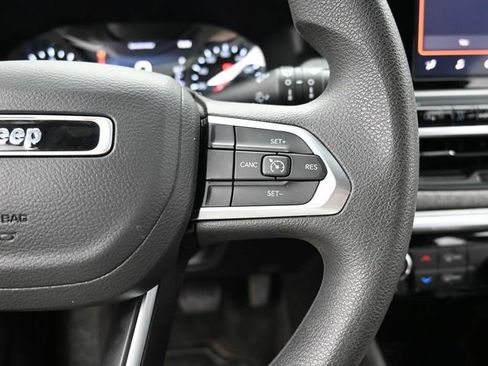 Used 2025 Jeep Compass Sport image 20