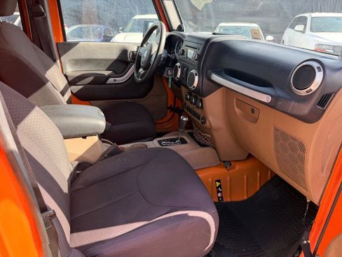 Used 2013 Jeep Wrangler Unlimited Sahara w/ Connectivity Group AWD/4WD image 14