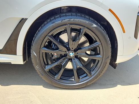 Used 2025 BMW X7 xDrive40i w/ Executive Package AWD/4WD image 5