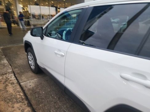 Used 2025 Toyota RAV4 LE image 6