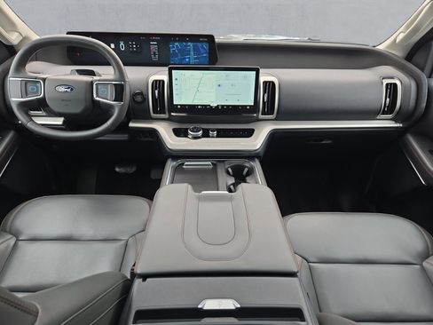 Certified 2025 Ford Expedition Active image 9