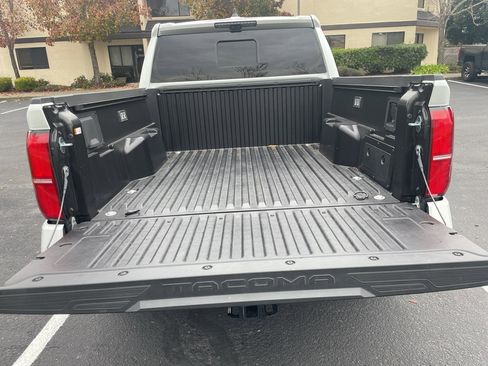 Used 2025 Toyota Tacoma TRD Sport image 68