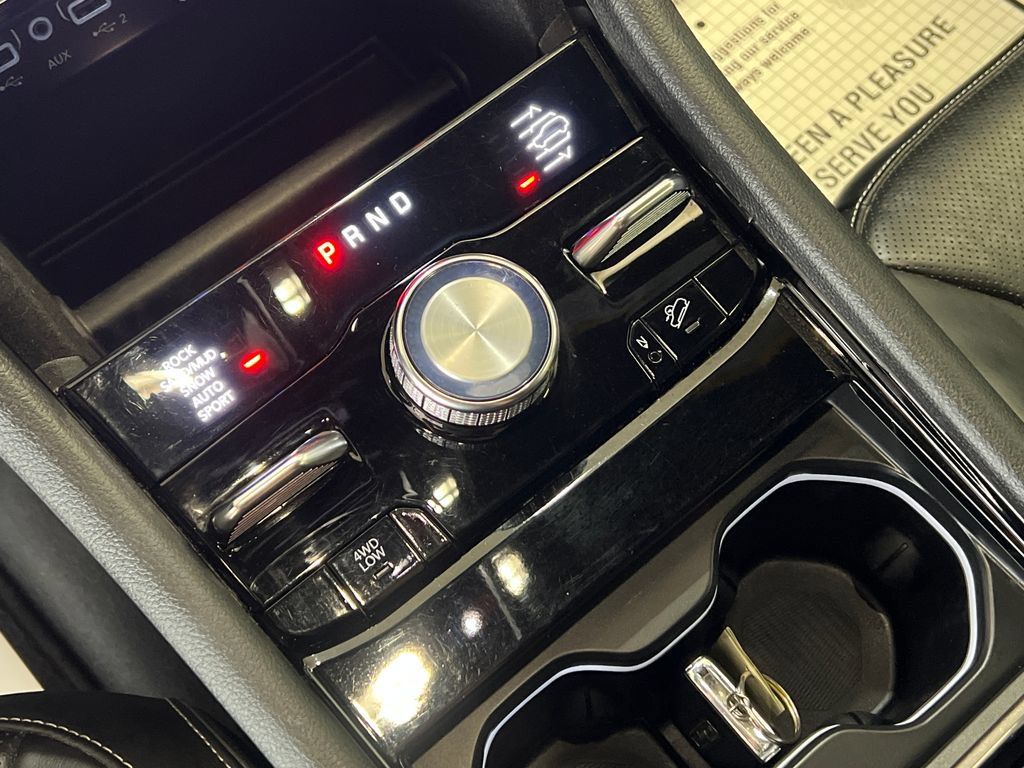 Used 2023 Jeep Grand Cherokee Overland AWD/4WD image 29