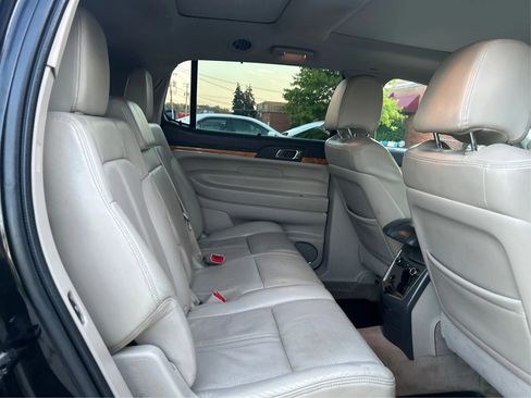 Used 2010 Lincoln MKT AWD image 25