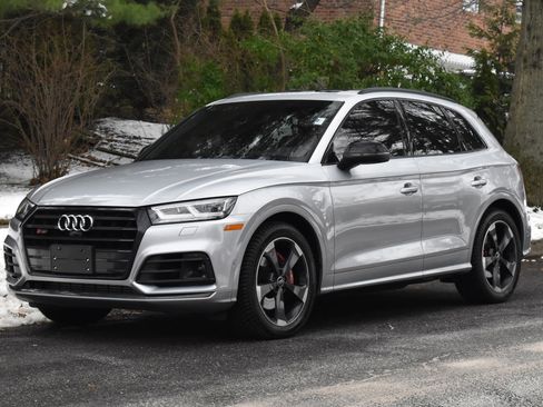 Used 2019 Audi SQ5 Prestige w/ Prestige Package image 2