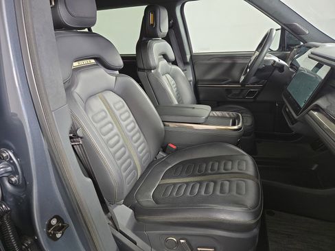 Used 2022 Rivian R1S Launch Edition image 23