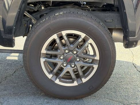Used 2025 Toyota Tacoma TRD Sport RWD image 13