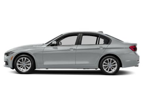 Used 2018 BMW 320i xDrive Sedan AWD/4WD image 3