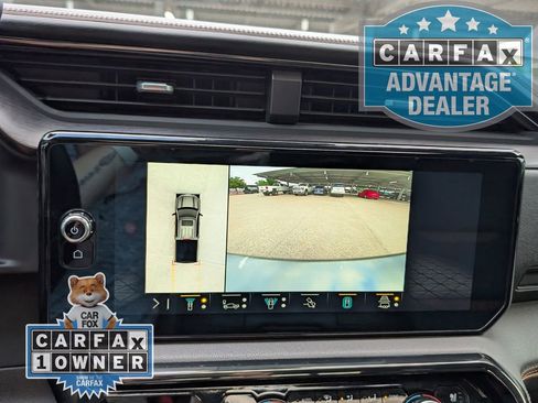 Used 2023 GMC Sierra 1500 AT4 w/ Technology Package AWD/4WD image 12