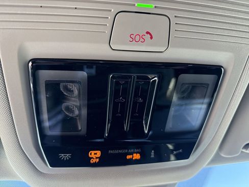 Certified 2025 Volkswagen Atlas Peak Edition SE image 12