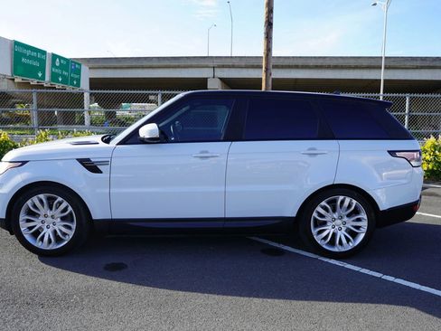 Used 2016 Land Rover Range Rover Sport SE AWD/4WD image 2