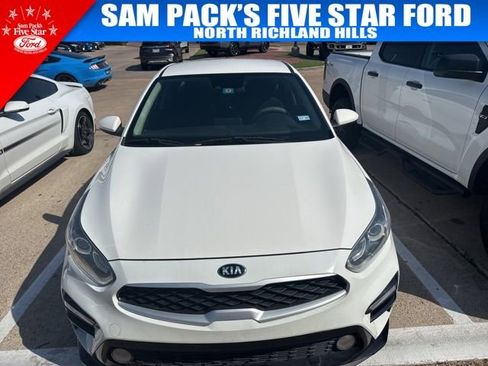 Used 2020 Kia Forte LXS image 2