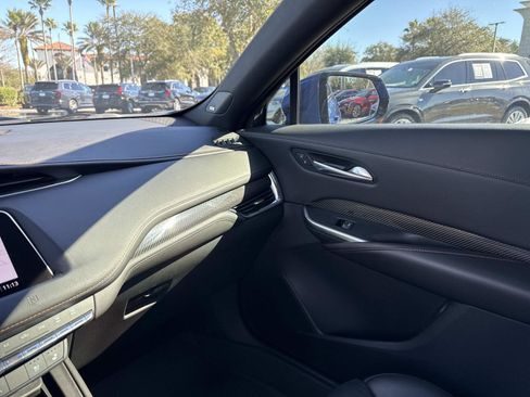 Used 2021 Cadillac XT4 Sport image 25