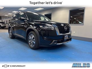 Used 2023 Nissan Pathfinder SL video 1