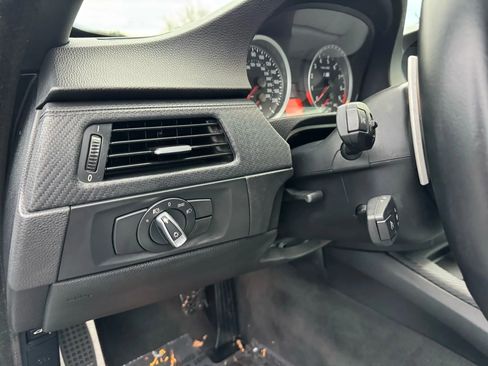 Used 2009 BMW M3 Convertible 2D image 34