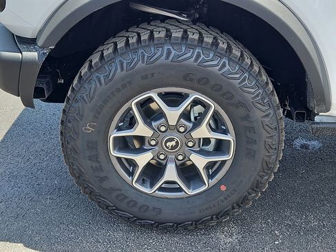 New 2025 Ford Bronco Badlands image 17