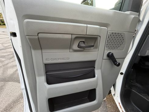 Used 2016 Ford E-350 and Econoline 350 Super Duty RWD image 14